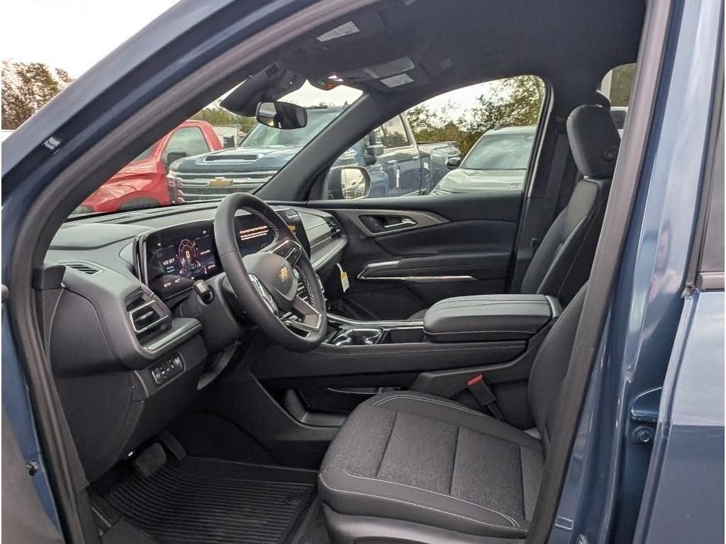 new 2026 Chevrolet Traverse car, priced at $43,919