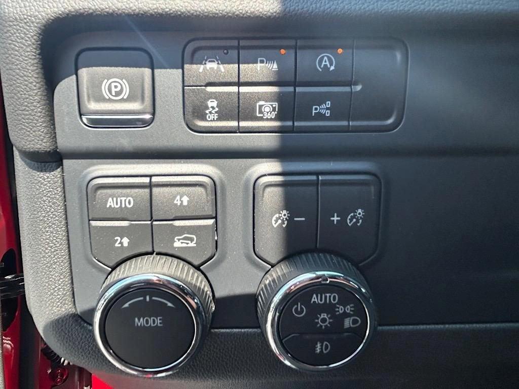 new 2025 Chevrolet Suburban car, priced at $87,210