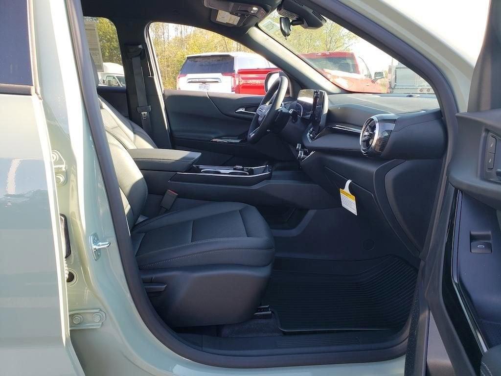 new 2026 Chevrolet Equinox car, priced at $35,998