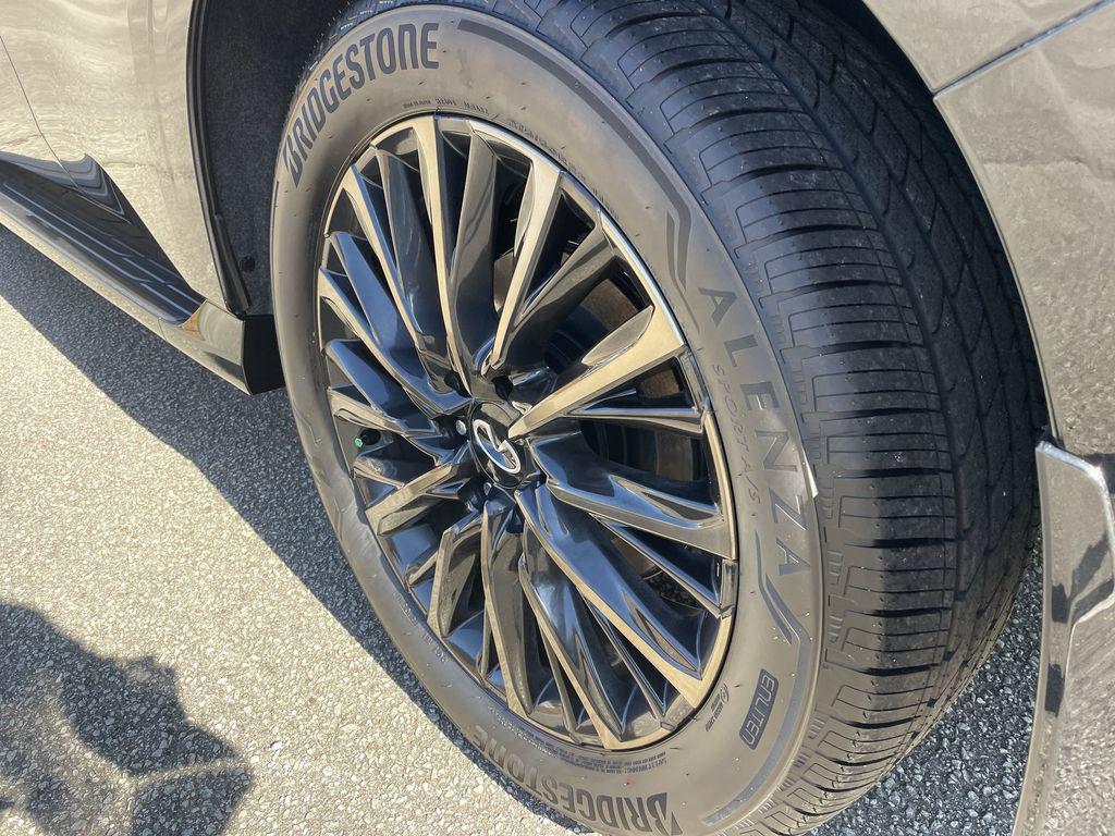 new 2026 INFINITI QX80 car, priced at $102,274