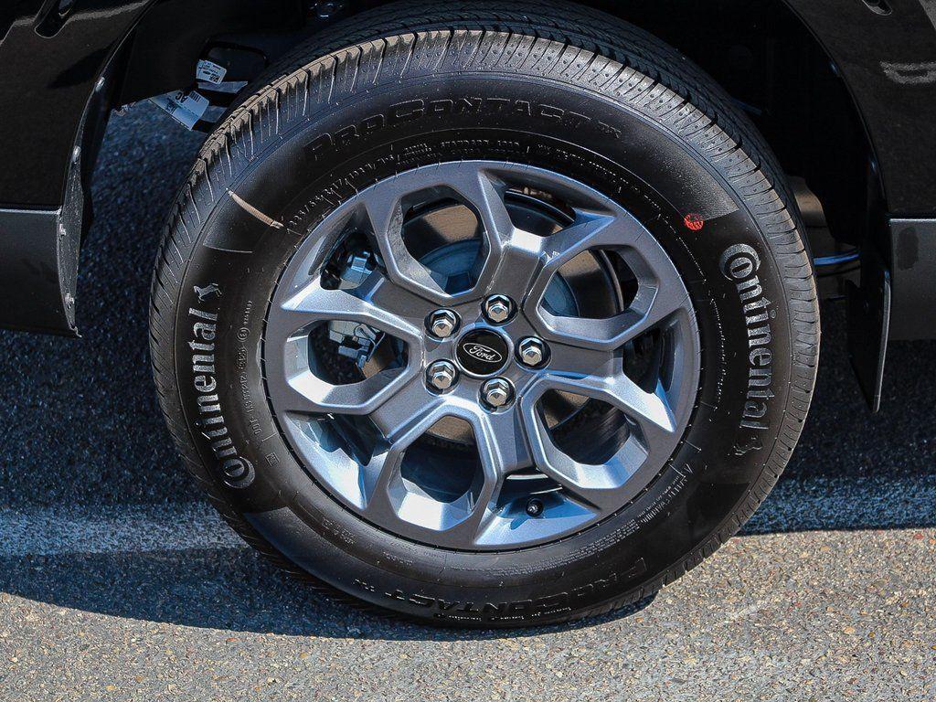 new 2025 Ford Maverick car, priced at $32,098