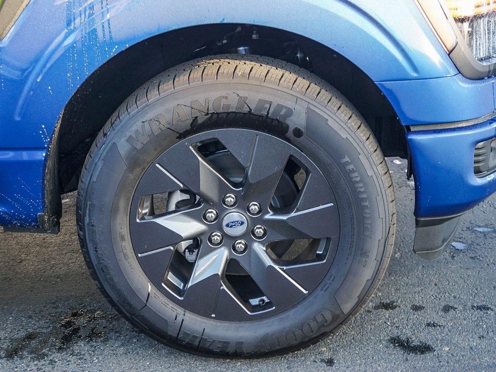 new 2025 Ford F-150 car, priced at $42,319