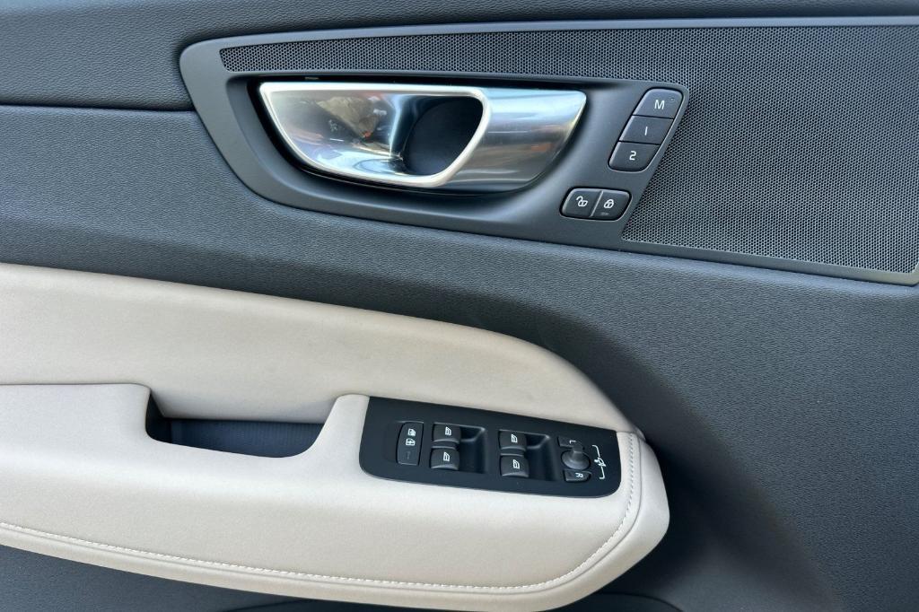 new 2026 Volvo XC60 car, priced at $54,485