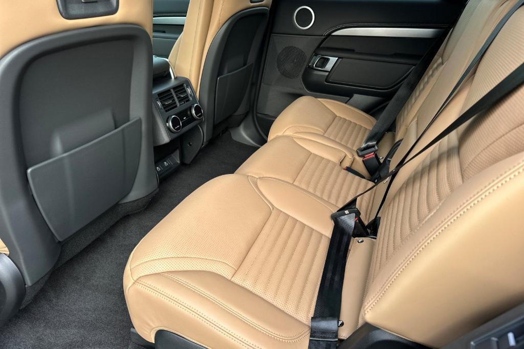 new 2025 Land Rover Discovery car, priced at $82,403