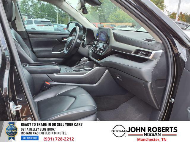 used 2023 Toyota Highlander car, priced at $28,993