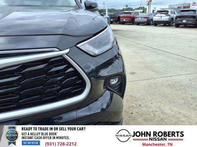 used 2023 Toyota Highlander car, priced at $28,993