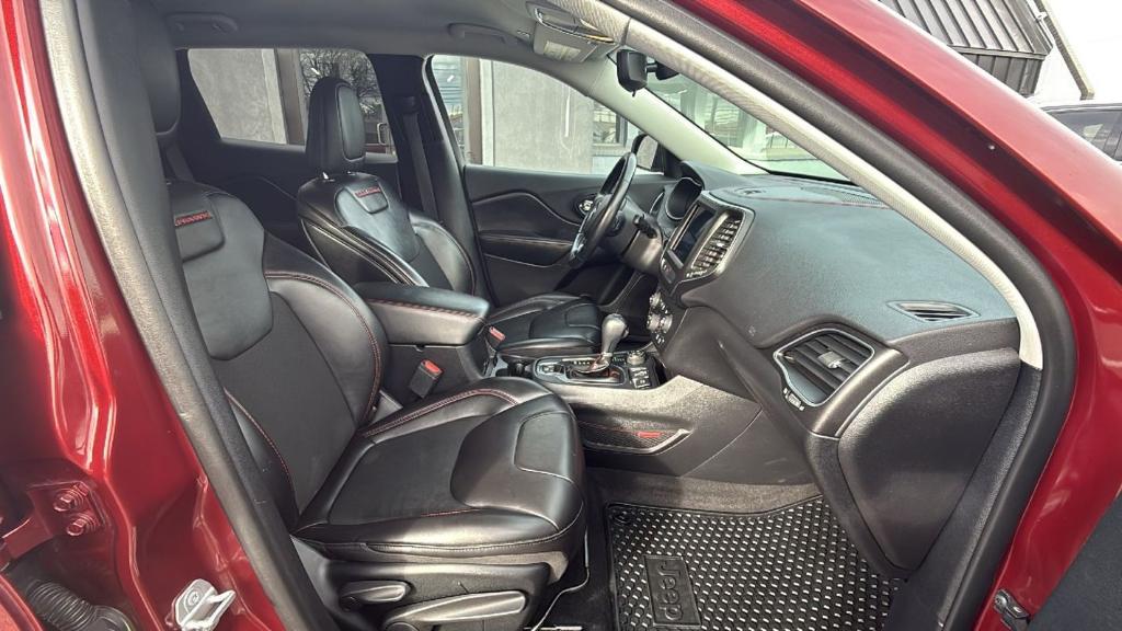 used 2019 Jeep Cherokee car, priced at $16,999