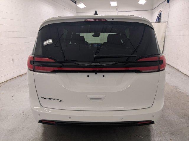 new 2026 Chrysler Pacifica car, priced at $47,813