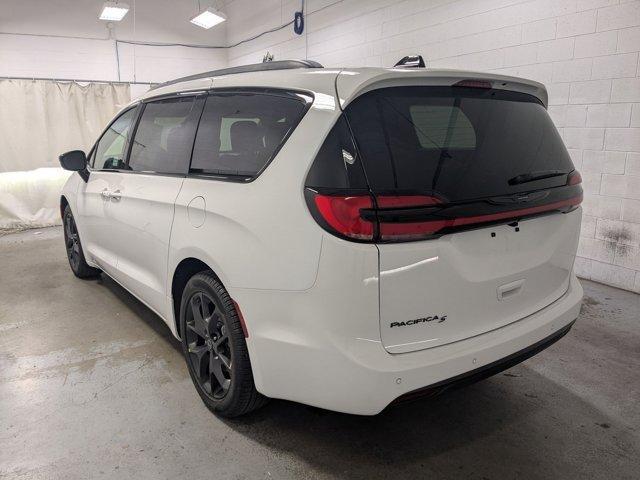 new 2026 Chrysler Pacifica car, priced at $47,813
