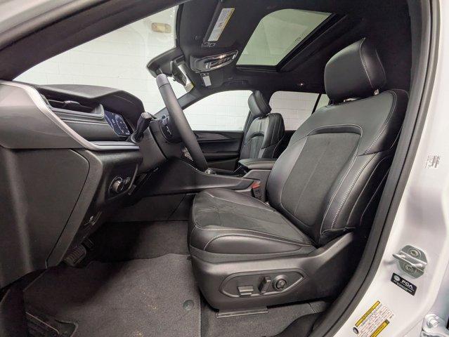 new 2025 Jeep Grand Cherokee car, priced at $45,821