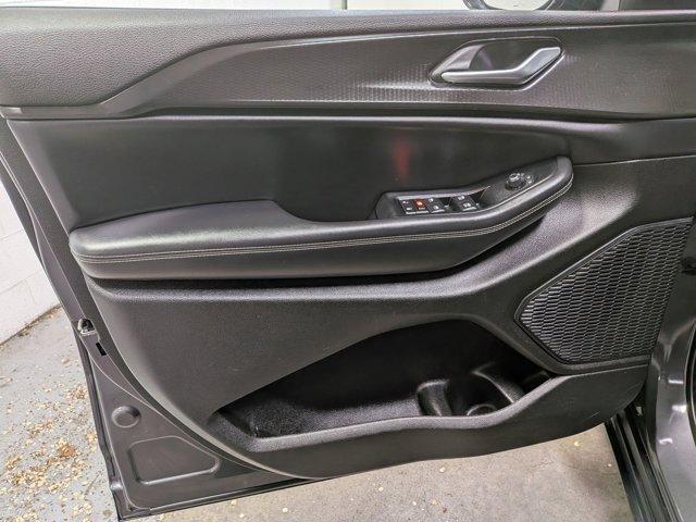 used 2023 Jeep Grand Cherokee car, priced at $33,223