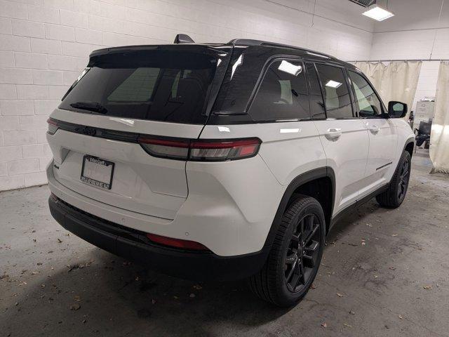 new 2025 Jeep Grand Cherokee car, priced at $50,200
