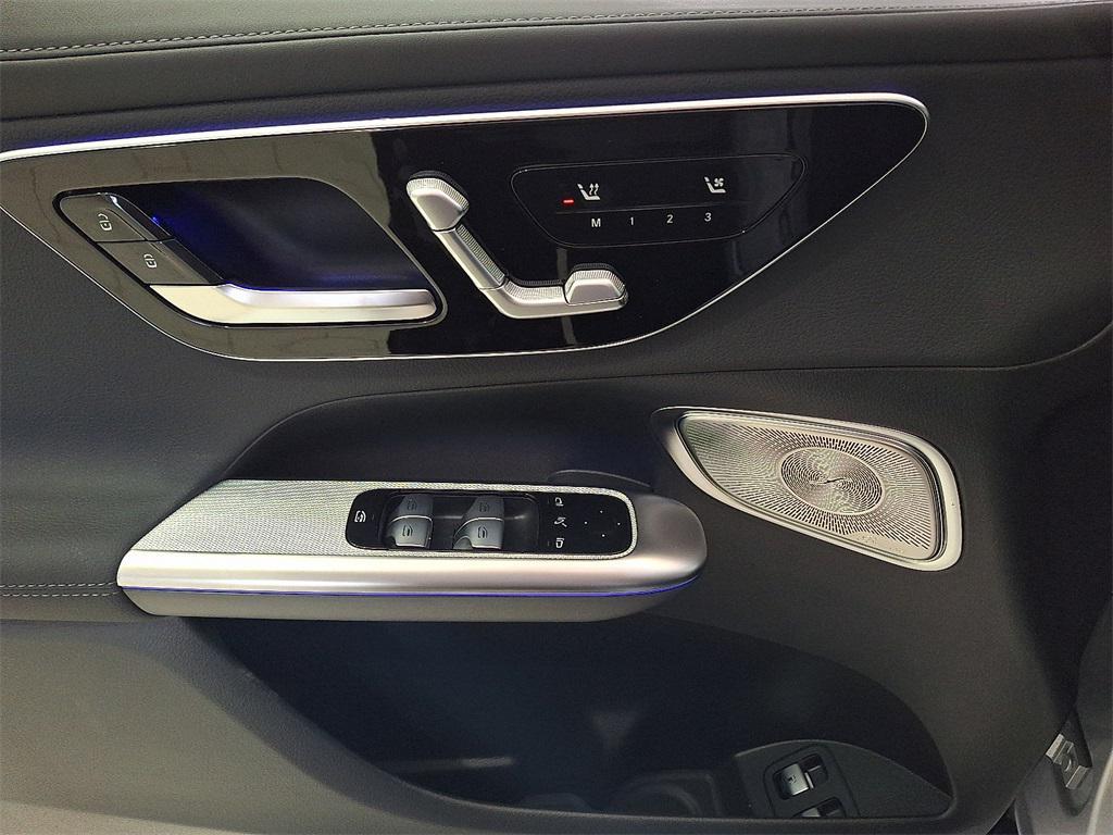 new 2025 Mercedes-Benz GLC 350e car, priced at $72,410