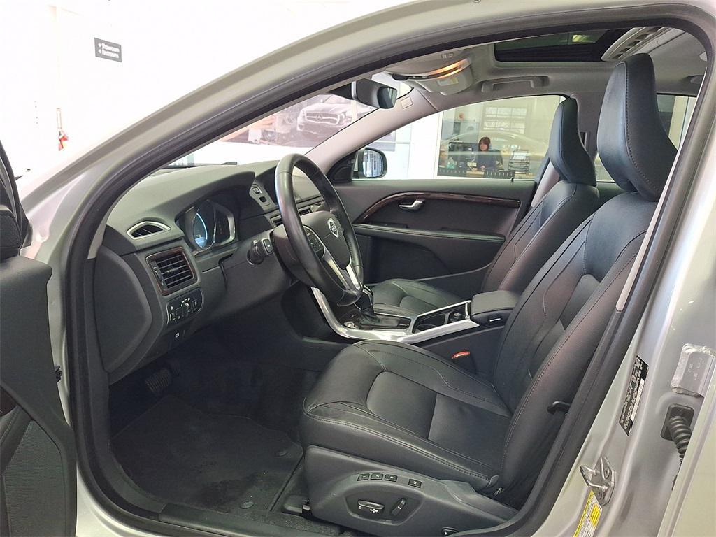 used 2015 Volvo S80 car, priced at $13,999