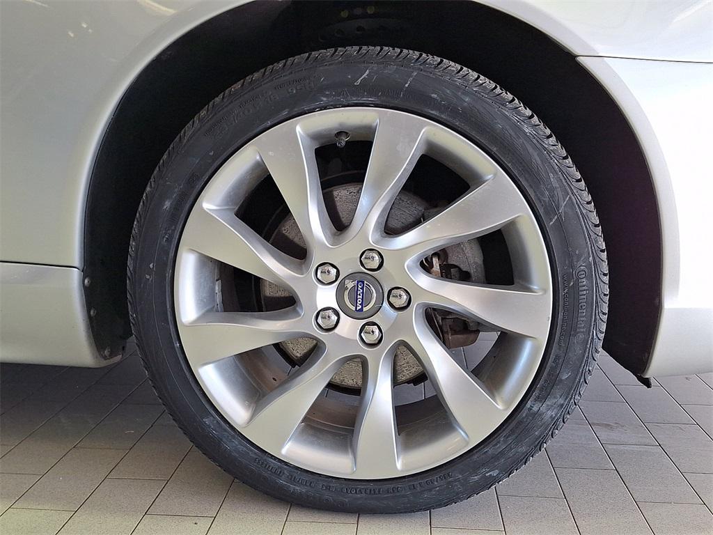 used 2015 Volvo S80 car, priced at $13,999