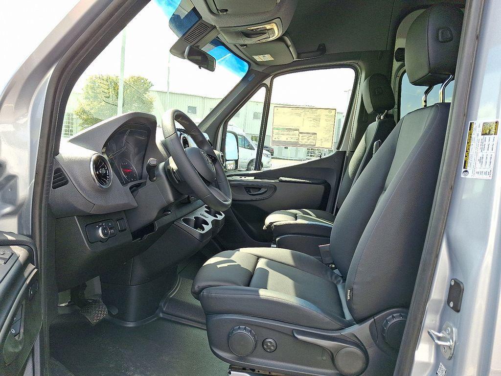new 2025 Mercedes-Benz Sprinter 2500 car, priced at $77,253