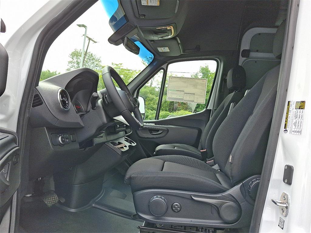 new 2025 Mercedes-Benz Sprinter 2500 car, priced at $75,151