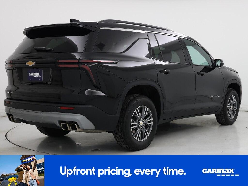 used 2025 Chevrolet Traverse car, priced at $34,998