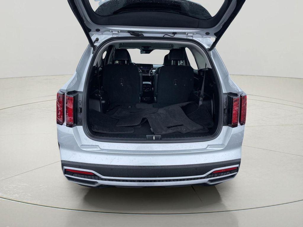 used 2023 Kia Sorento Hybrid car, priced at $29,989