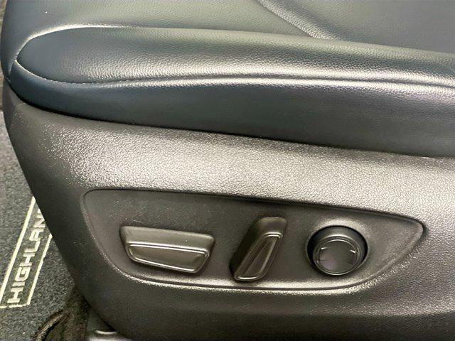 used 2023 Toyota Highlander car, priced at $34,900