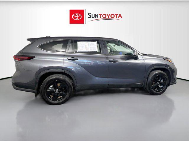 used 2025 Toyota Highlander car, priced at $36,650