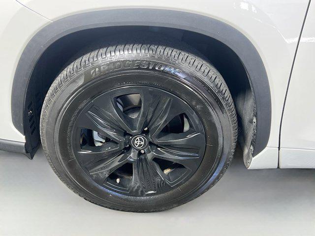 used 2024 Toyota Highlander car, priced at $33,450