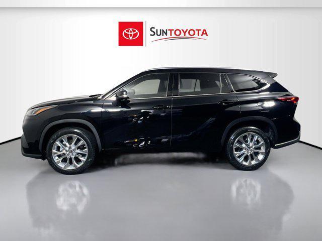 used 2023 Toyota Highlander car, priced at $41,479