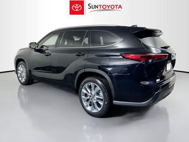 used 2023 Toyota Highlander car, priced at $41,479