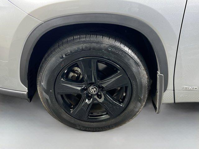 used 2023 Toyota Highlander Hybrid car, priced at $28,679