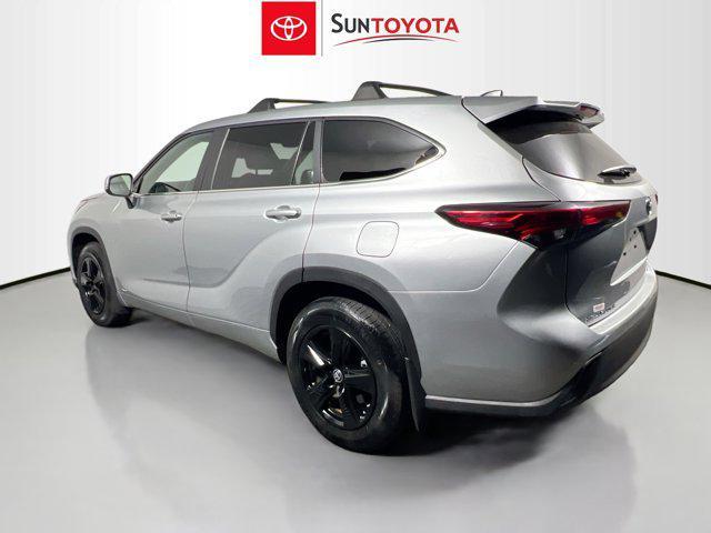 used 2023 Toyota Highlander Hybrid car, priced at $28,679
