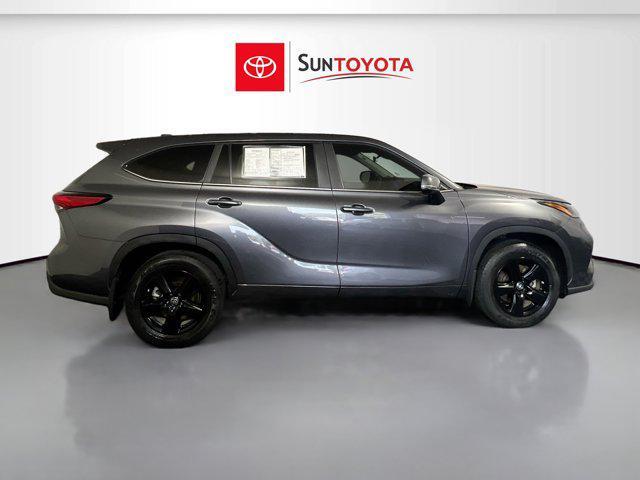 used 2023 Toyota Highlander car, priced at $30,401