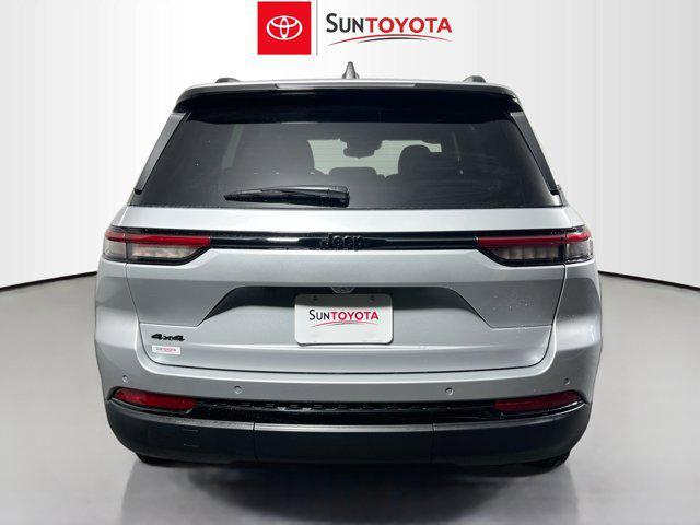 used 2024 Jeep Grand Cherokee car, priced at $31,990