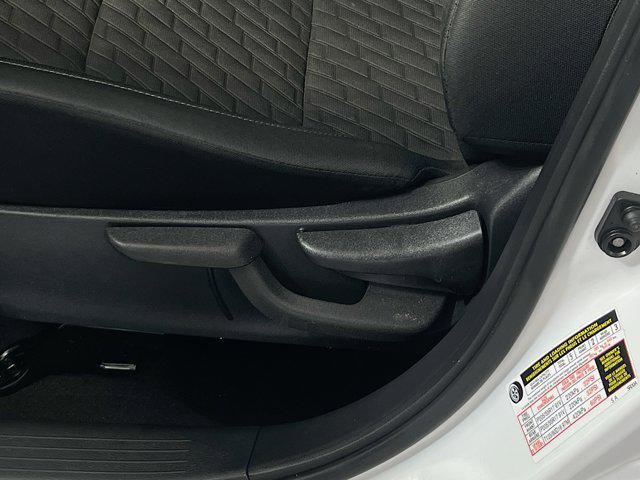 2023 Aspen White Tricoat Nissan Kicks