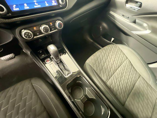 2023 Aspen White Tricoat Nissan Kicks