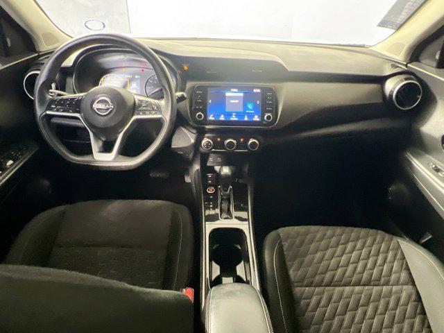 2023 Aspen White Tricoat Nissan Kicks