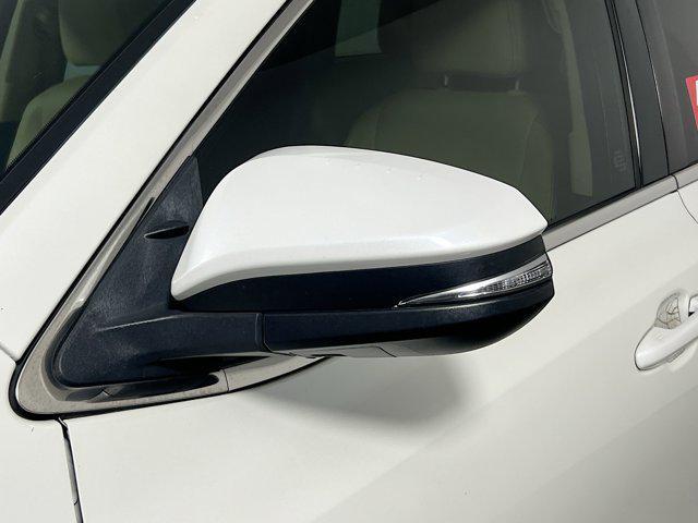 used 2014 Toyota Highlander car, priced at $16,479