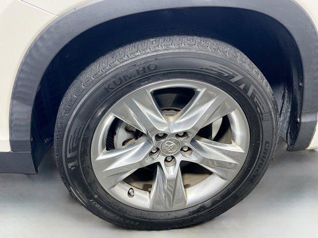 used 2014 Toyota Highlander car, priced at $16,479