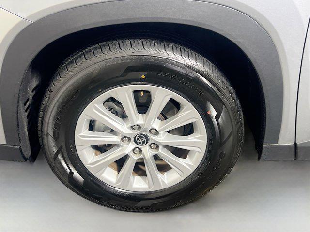 used 2025 Toyota Grand Highlander car, priced at $39,800