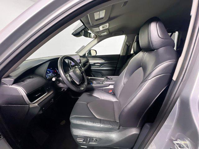 used 2025 Toyota Grand Highlander car, priced at $39,800