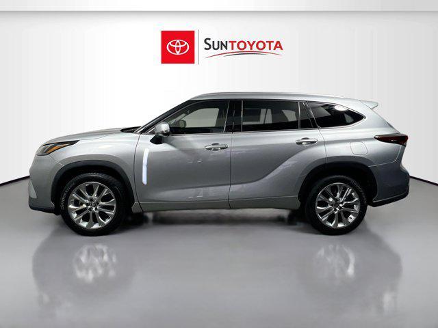 used 2023 Toyota Highlander Hybrid car, priced at $40,455