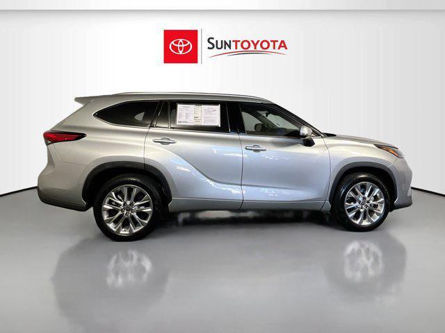 used 2023 Toyota Highlander Hybrid car, priced at $40,455