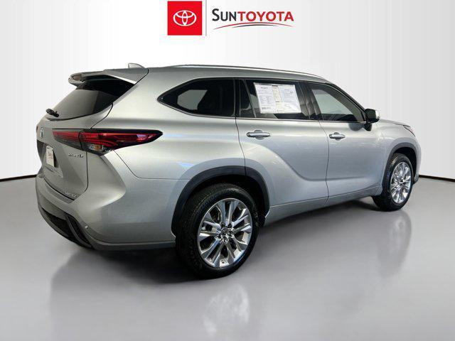 used 2023 Toyota Highlander Hybrid car, priced at $40,455