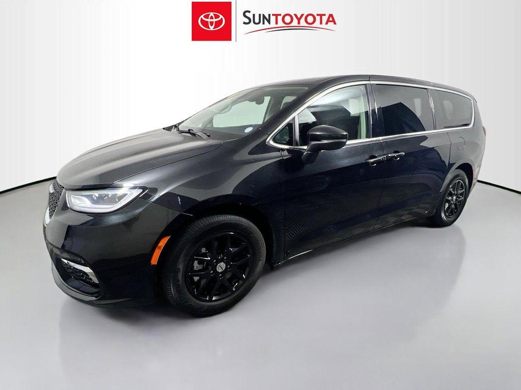 used 2023 Chrysler Pacifica car, priced at $24,559