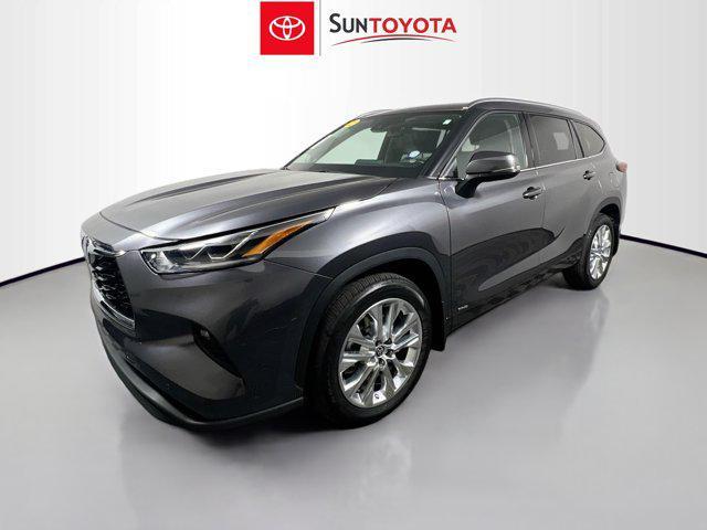 used 2022 Toyota Highlander Hybrid car, priced at $39,979