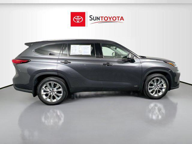 used 2022 Toyota Highlander Hybrid car, priced at $39,979