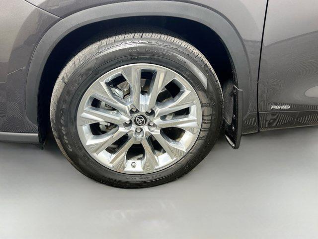 used 2022 Toyota Highlander Hybrid car, priced at $39,979