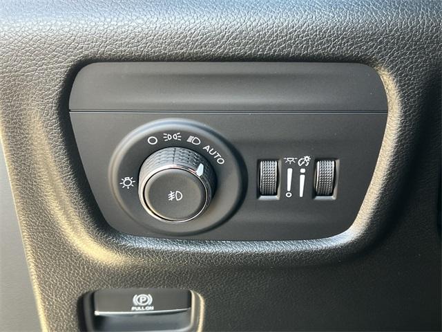 new 2025 Jeep Grand Cherokee car, priced at $53,355