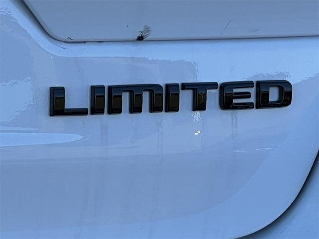 new 2025 Jeep Grand Cherokee car, priced at $53,355