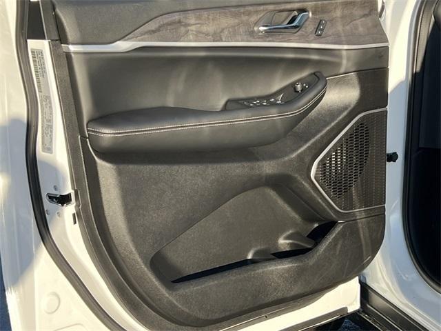 new 2025 Jeep Grand Cherokee car, priced at $53,355