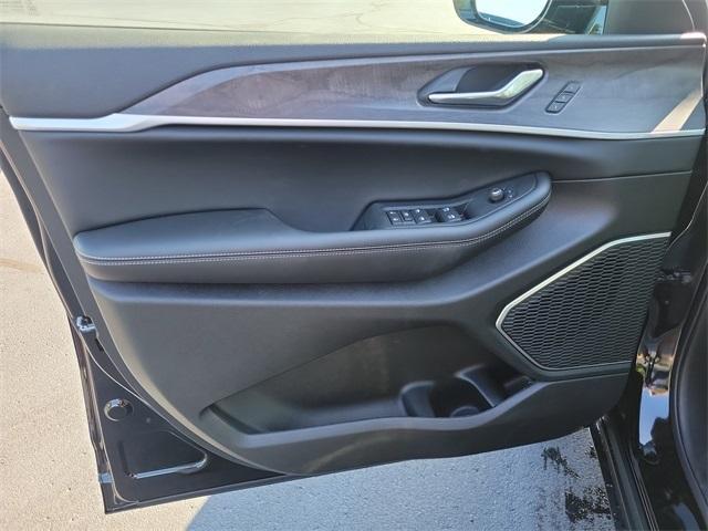 new 2025 Jeep Grand Cherokee car, priced at $53,891